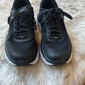 Hoka Bondi 7 tennis shoes